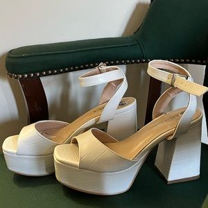 White Platform Heels 🤍